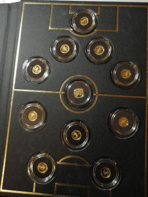 Zestaw 11 złotych monet