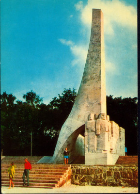 Kołobrzeg - pomnik Zaślubin I Armii WP z Morzem (3) '68