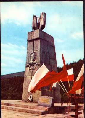 Jabłonki - pomnik gen. Karola Świerczewskiego