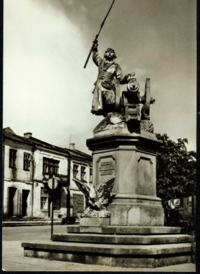 Tarnobrzeg - pomnik Bartosza Głowackiego