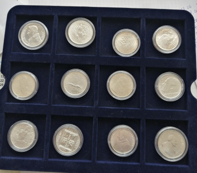 Kolekcja 12 srebrnych monet Watykanu