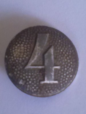 Guzik niemiecki nr 4